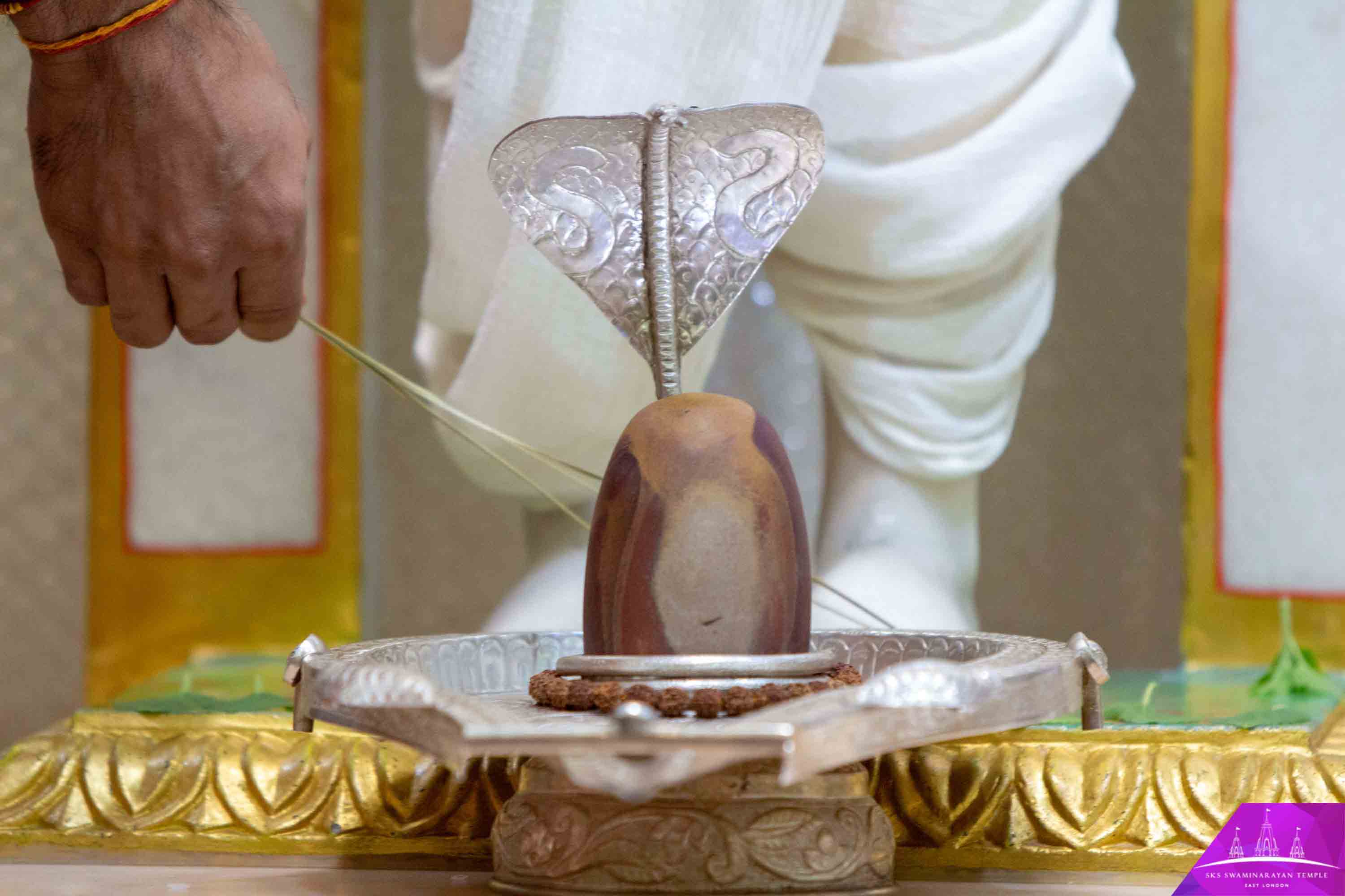 ©1987-2017 SKS Swaminarayan Temple East London